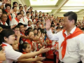 和孩子们在一起——把人民放在心中最高位置 (86播放)